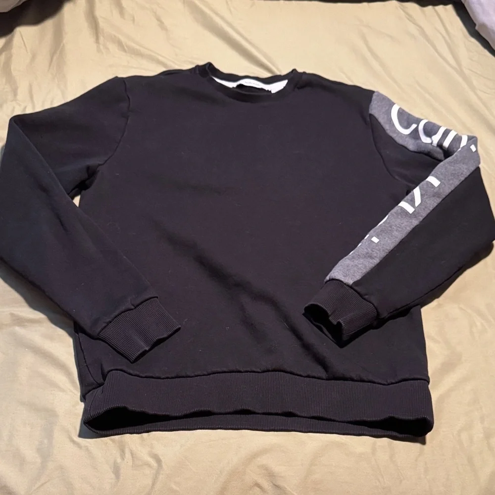 Calvin Klein Black and Gray Crewneck Sweater